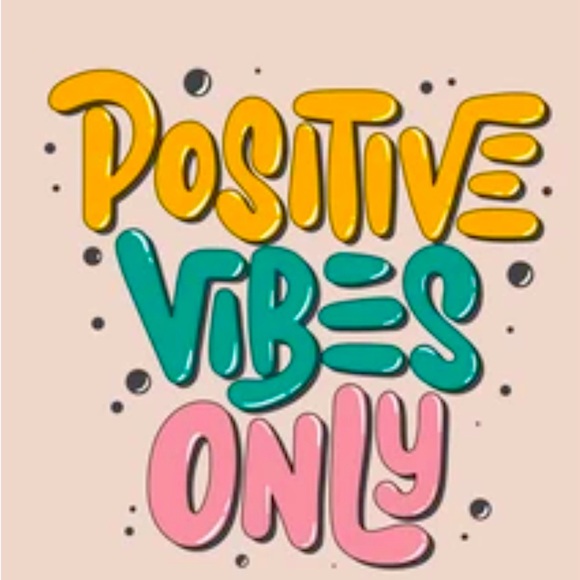 200-300- -Women Clothing-  08/20/25 at 4:30 pm est - Picture 12 of 13